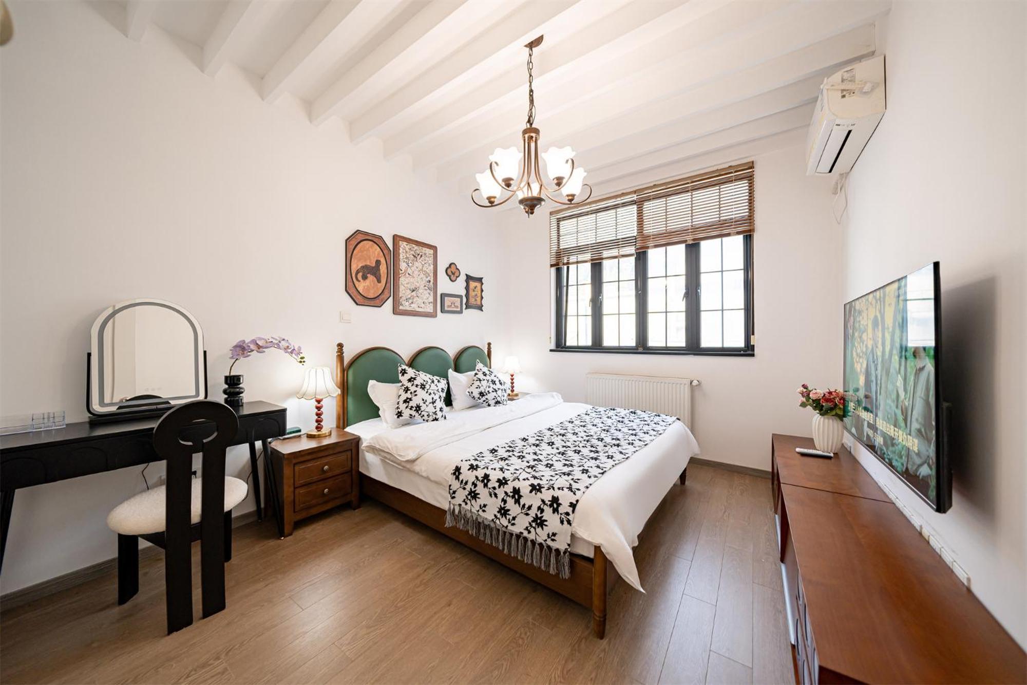 Apartment Lingju - Sinan Mansion Branch Shanghai